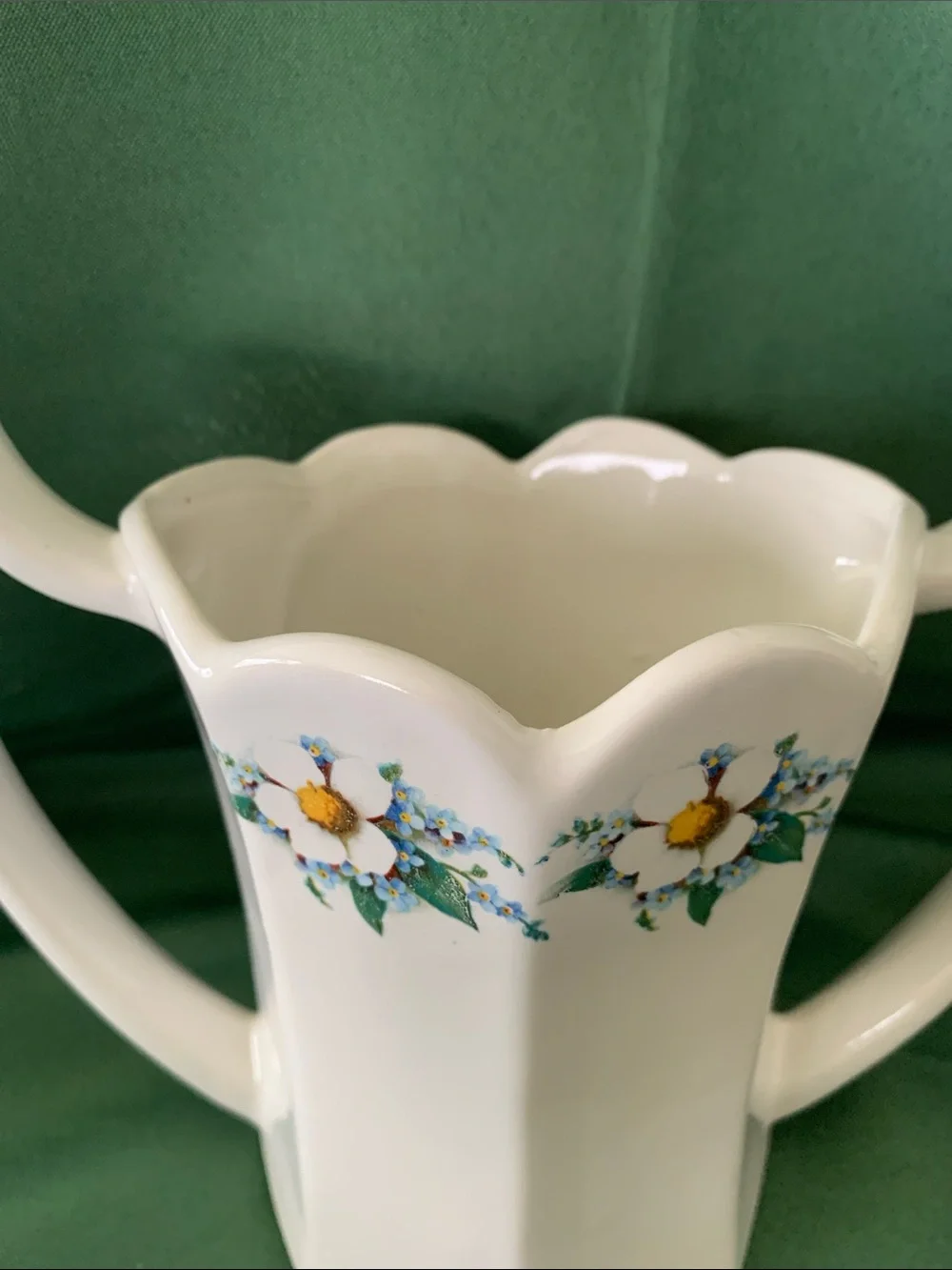 N/A elegant scalloped
